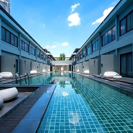 S Ratchada Leisure Hotel - Sha Plus Bangkok Esterno foto The swimming pool at the hotel