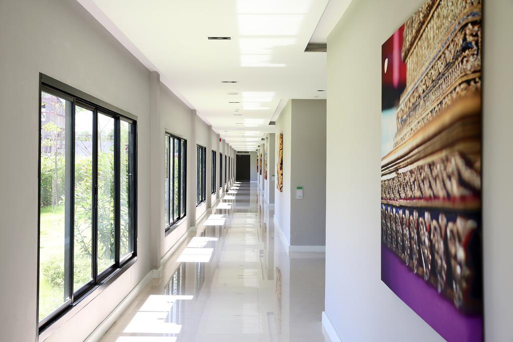 S Ratchada Leisure Hotel - Sha Plus Bangkok Esterno foto Interior of the school